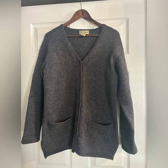 L.L. Bean Sweaters - Vintage Women’s L.L. Bean Gray Cardigan - 100% Wool - Size Medium